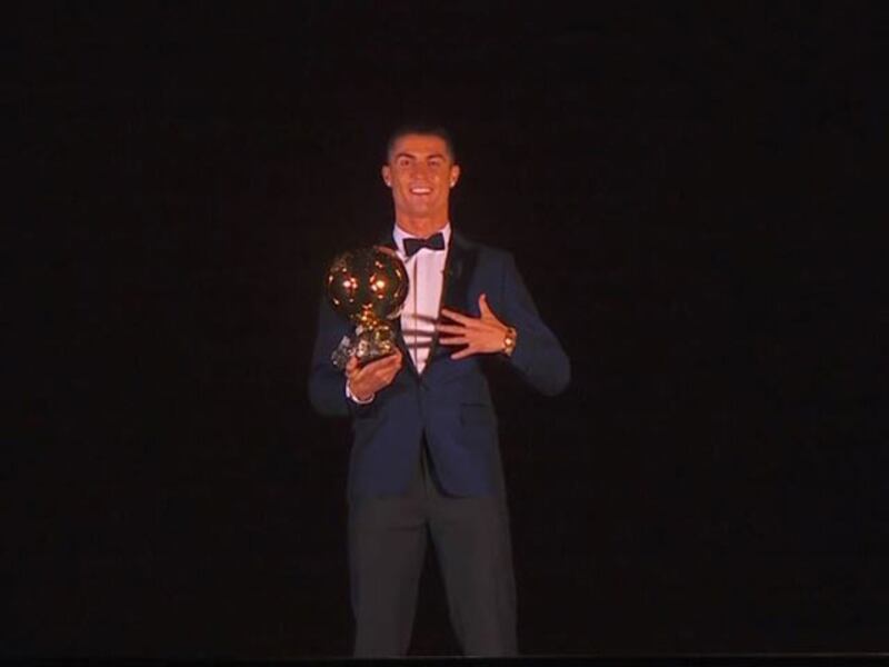 ¡'Manita' dorada! Cristiano Ronaldo ganó su quinto Balón de Oro